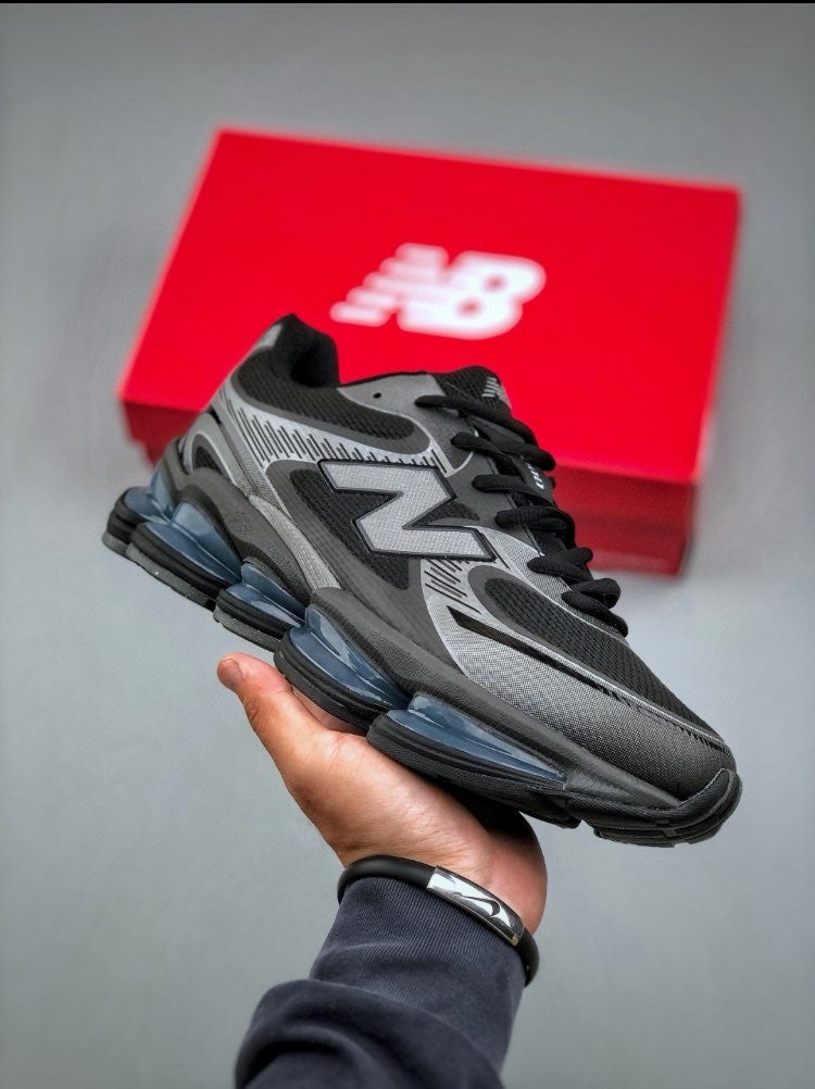NEW BALANCE 2000