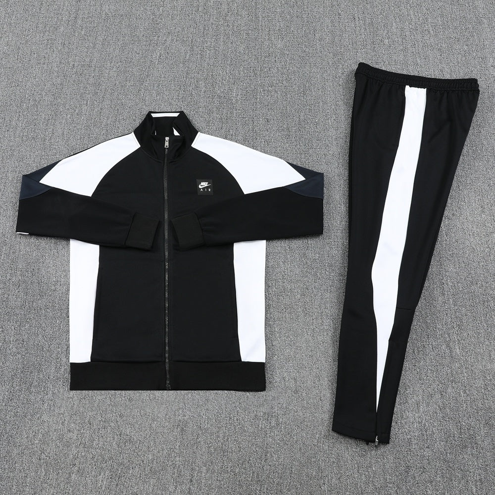 SURVETEMENT NIKE