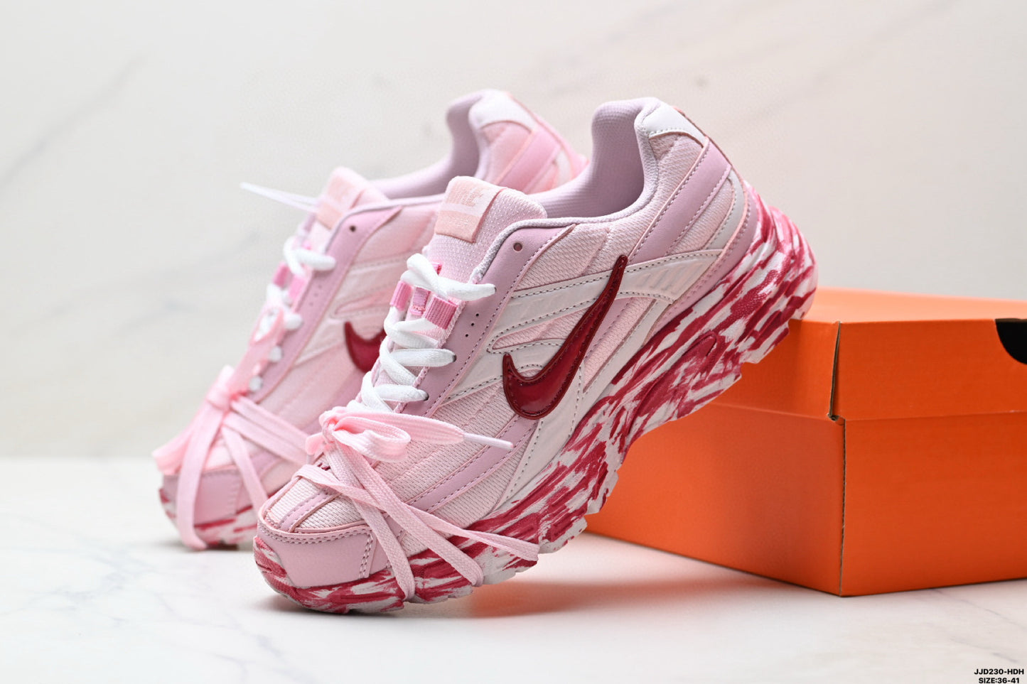 NIKE VOMERO P6000