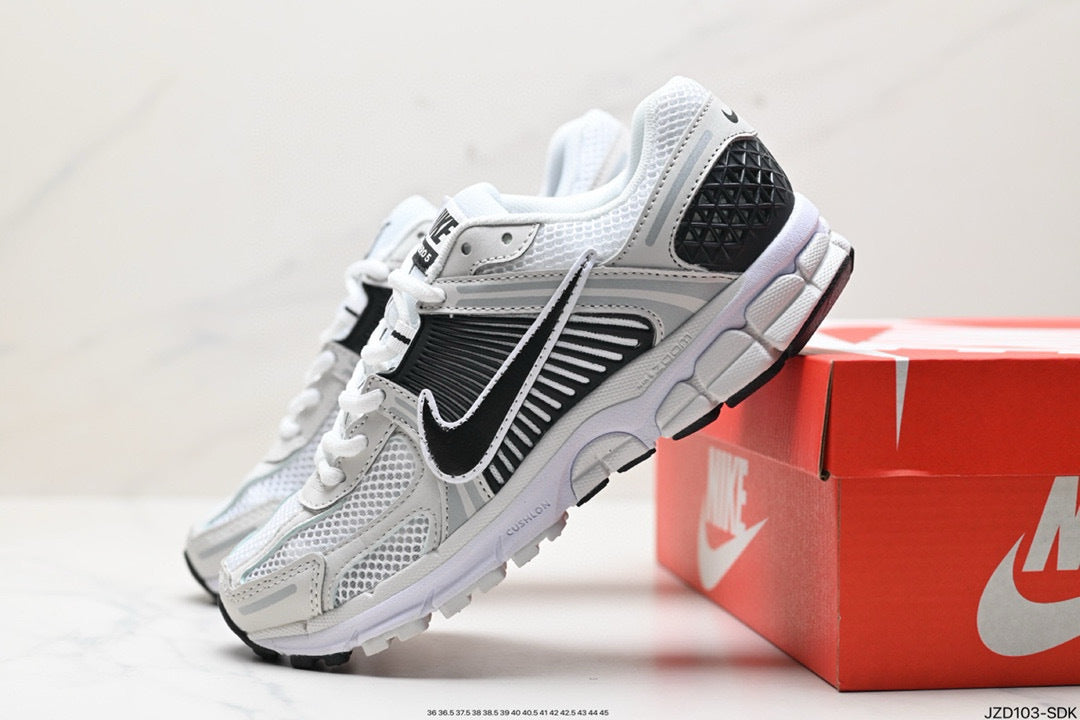 NIKE VOMERO P6000
