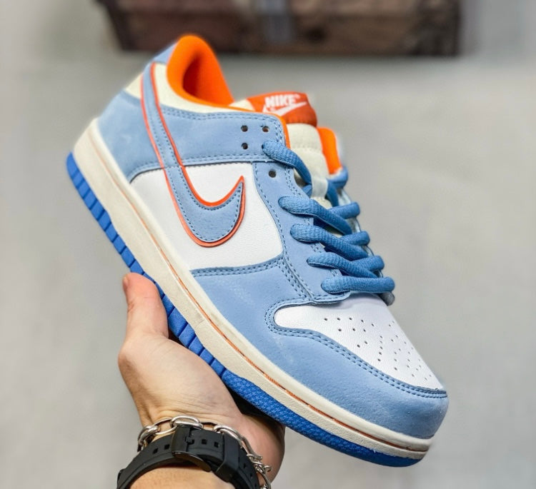 NIKE DUNK