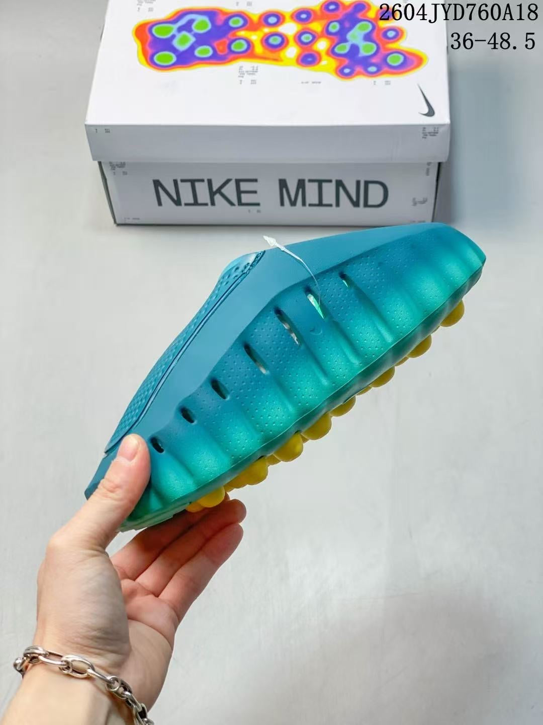 NIKE MIND 001