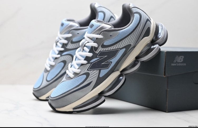 NEW BALANCE 2000