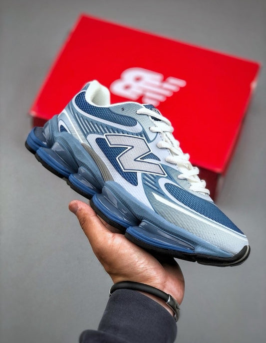 NEW BALANCE 2000