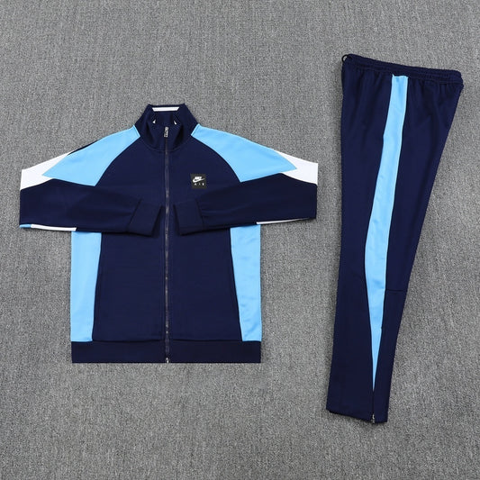 SURVETEMENT NIKE