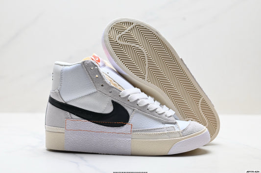 NIKE BLAZER