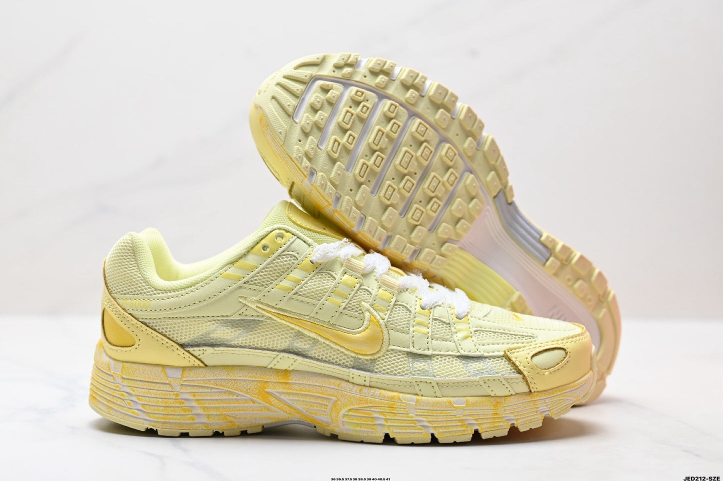 NIKE VOMERO P6000