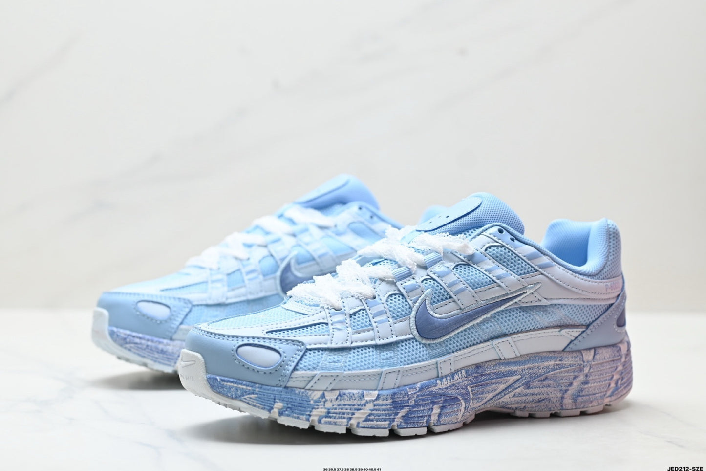 NIKE VOMERO P6000