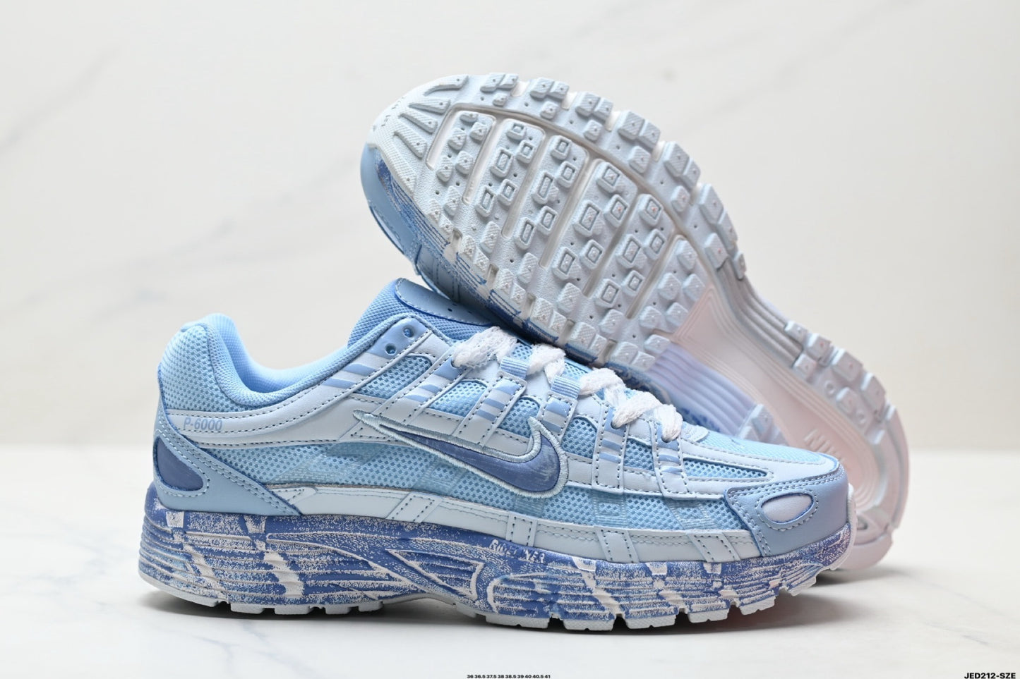 NIKE VOMERO P6000