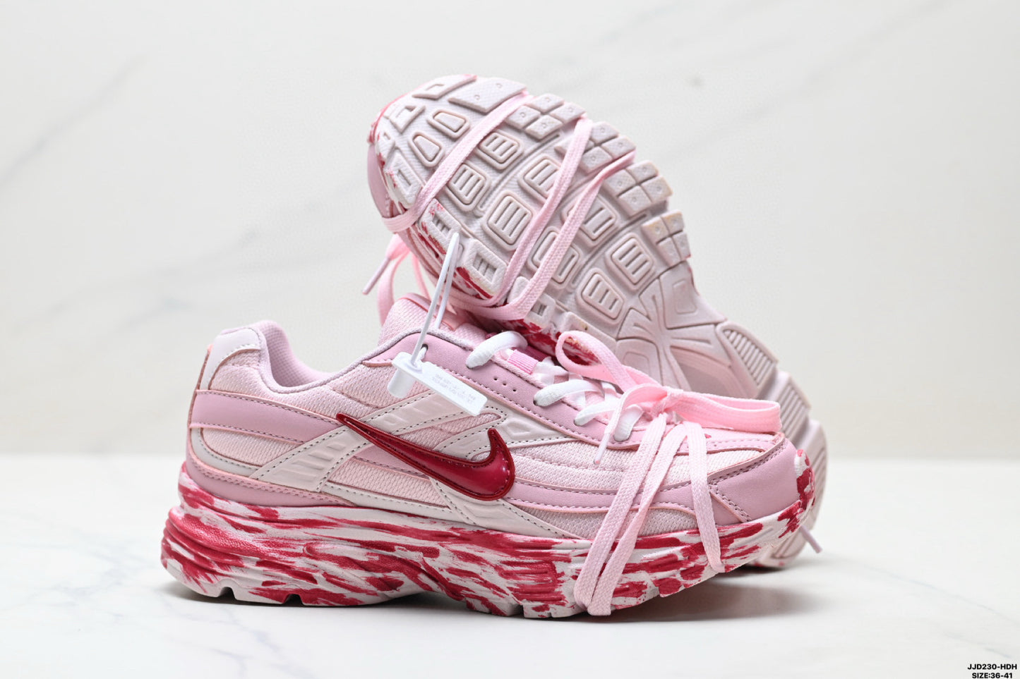 NIKE VOMERO P6000