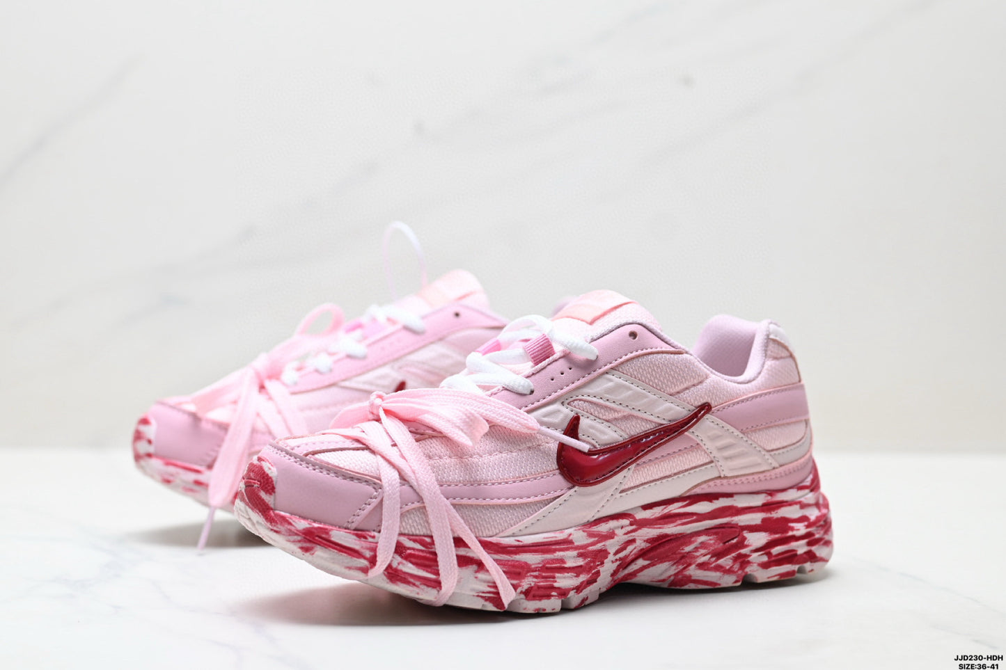 NIKE VOMERO P6000