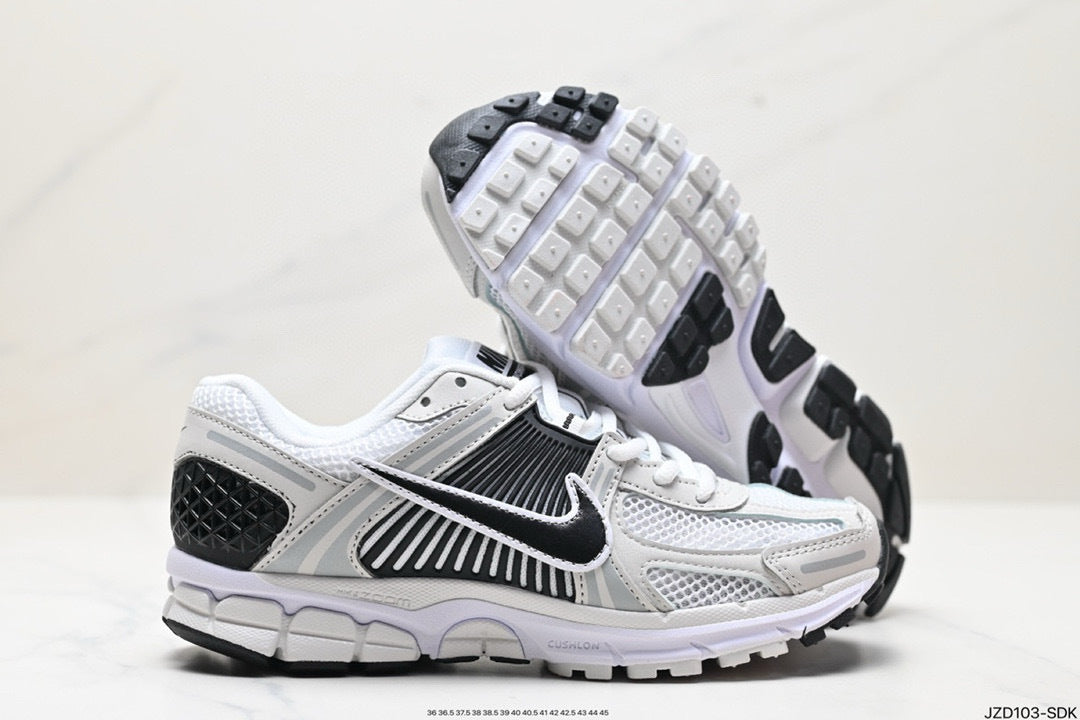 NIKE VOMERO P6000