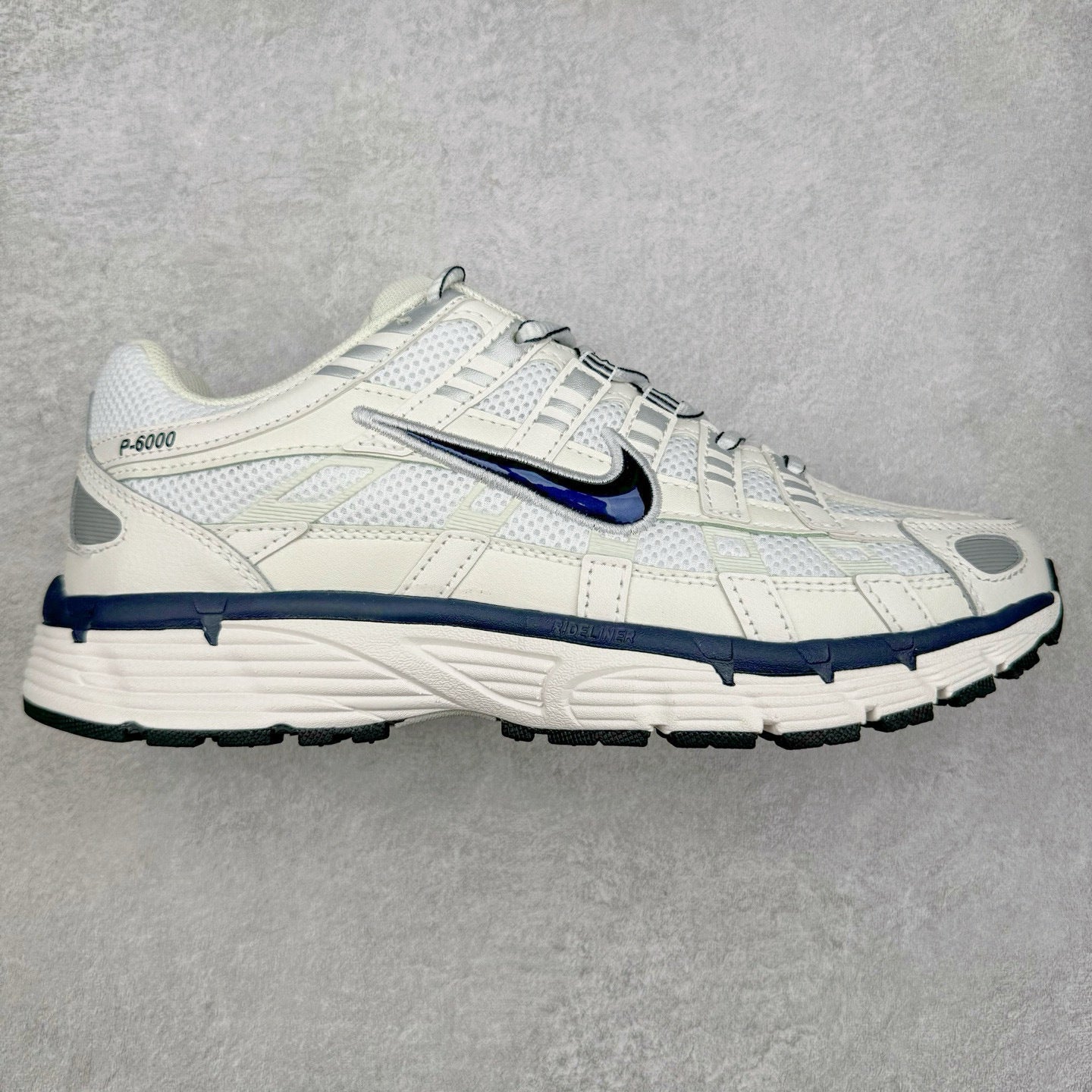 NIKE VOMERO P6000
