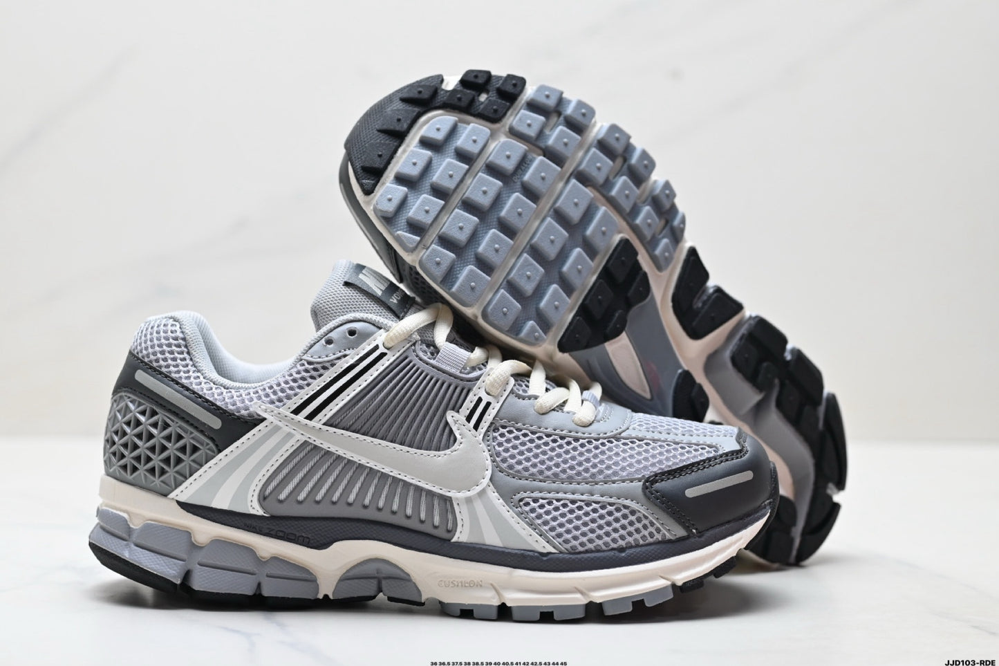 NIKE VOMERO P6000