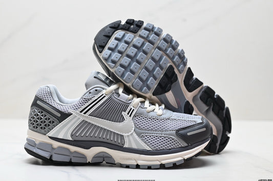 NIKE VOMERO P6000