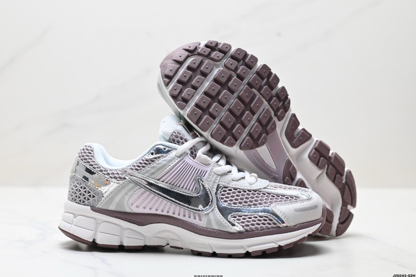 NIKE VOMERO P6000
