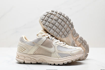 NIKE VOMERO P6000