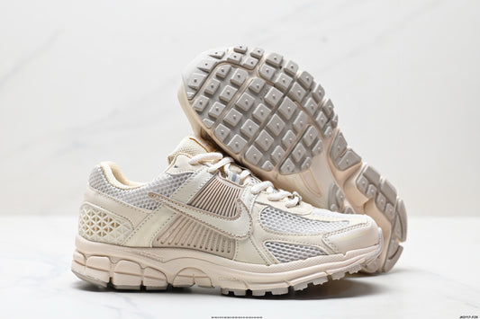 NIKE VOMERO P6000