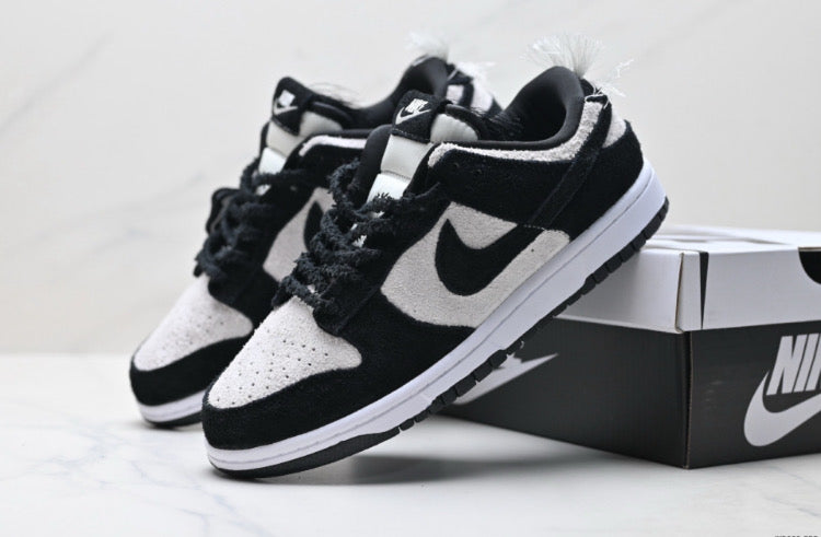 NIKE DUNK