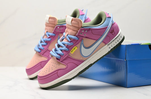 NIKE DUNK