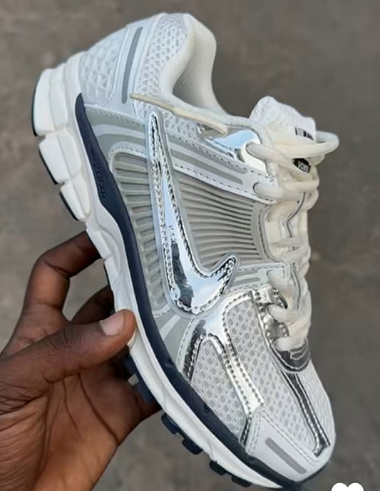 NIKE VOMERO P6000