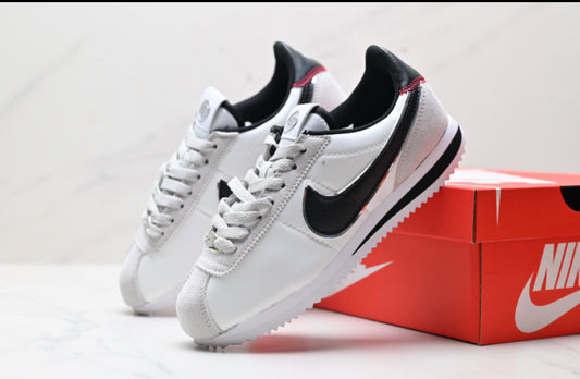NIKE CORTEZ