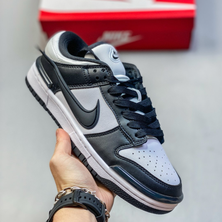 NIKE DUNK