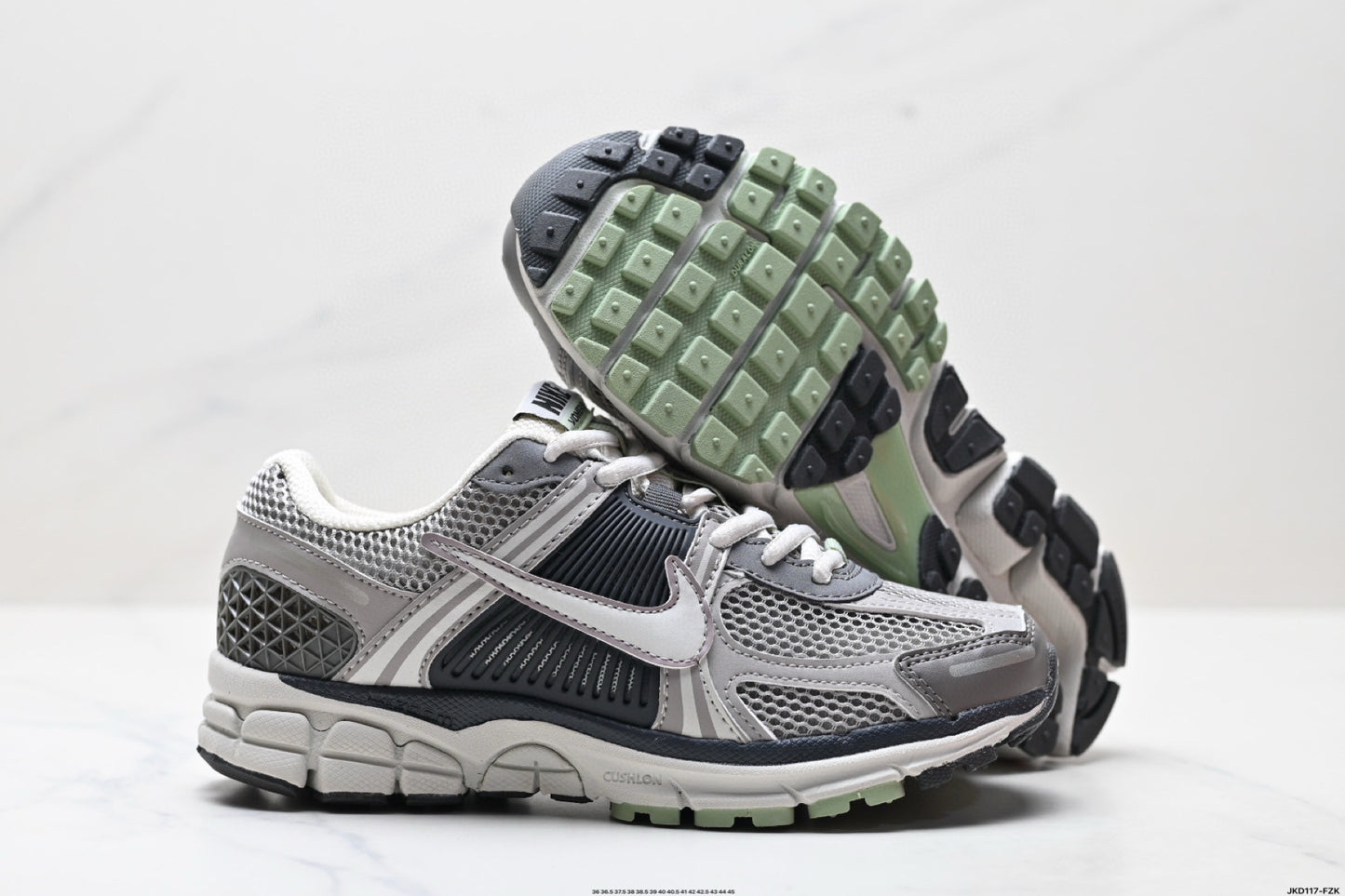 NIKE VOMERO P6000