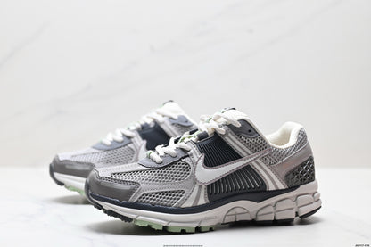 NIKE VOMERO P6000