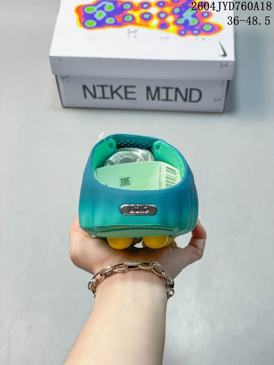 NIKE MIND 001